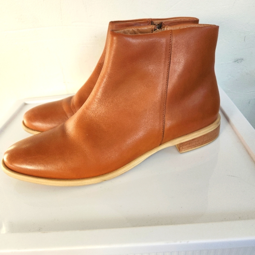 Elegant Cognac Iona Ankle Boots